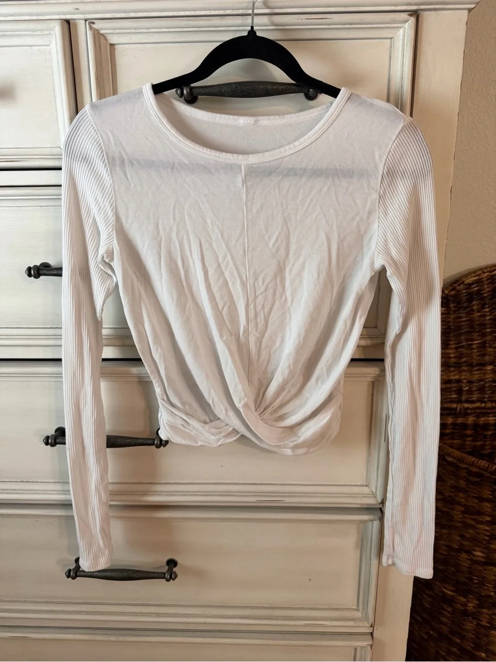 Alo ribbed twist top